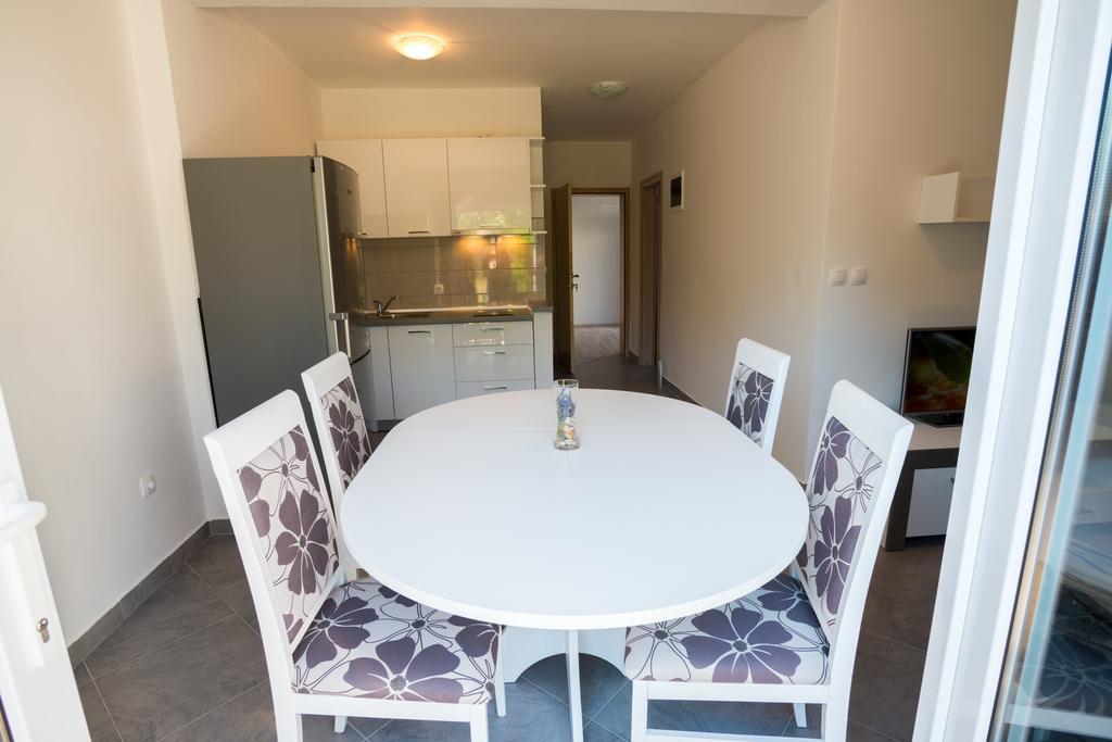 Rujno Apartments Starigrad Paklenica Ngoại thất bức ảnh