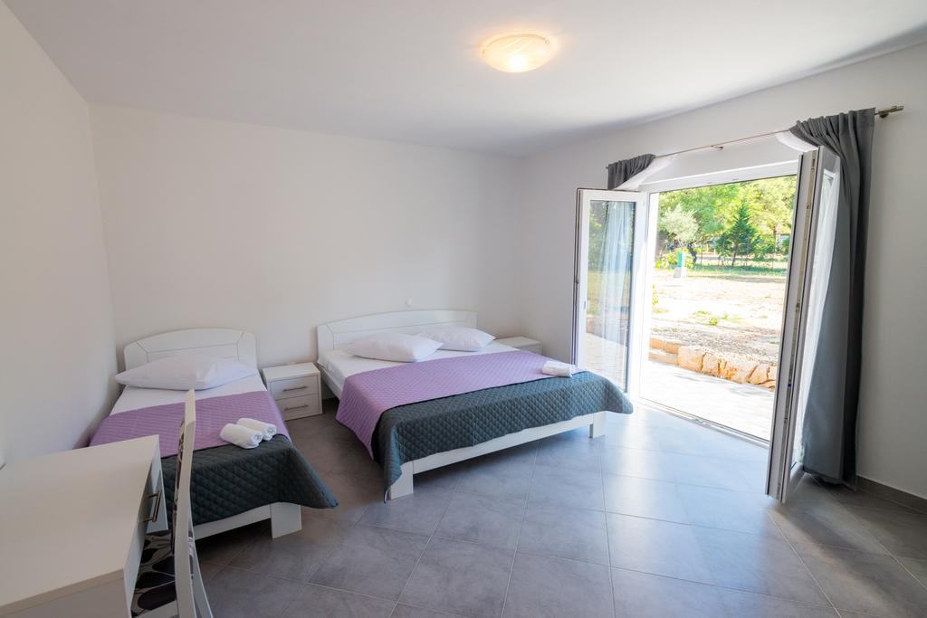 Rujno Apartments Starigrad Paklenica Ngoại thất bức ảnh